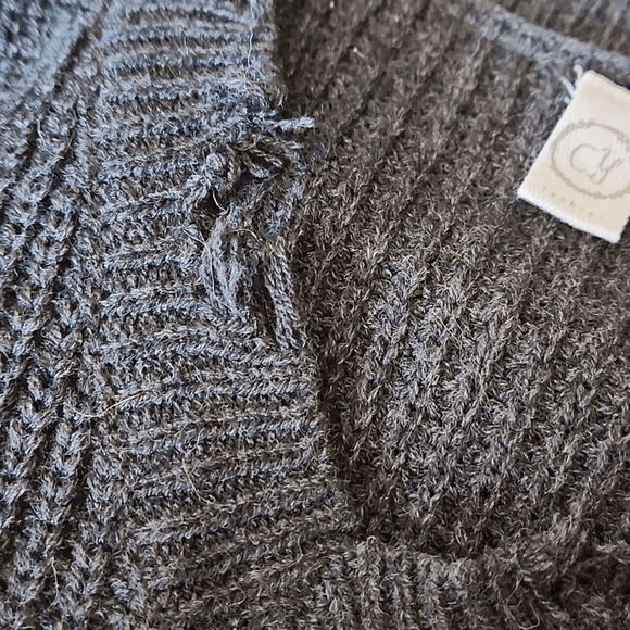 CY Fashions Black V Neck Sweater with Distressed Neckline and Hem Large (3559) - Picture 3 of 5